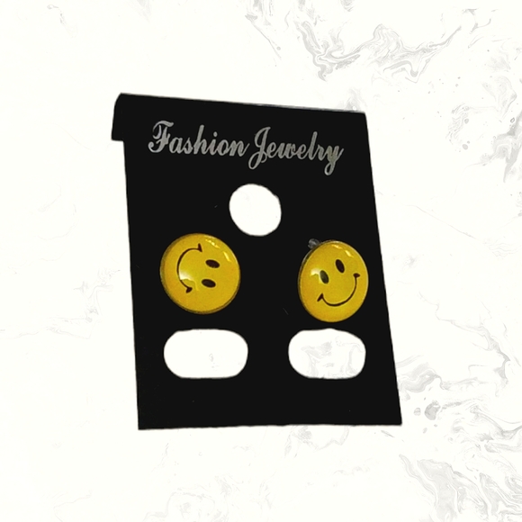 🟣 Emoji Earrings SET OF 2 Assorted Expressions Stud Earrings nwt - Picture 3 of 5